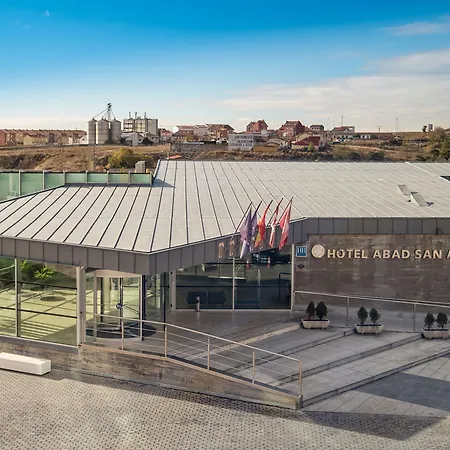 Hotell Arva Abad San Antonio León