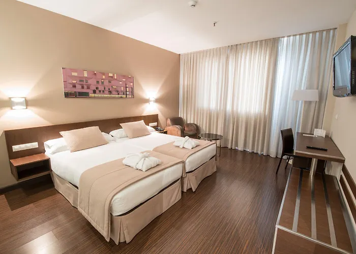 Отель Arva Abad San Antonio Леон