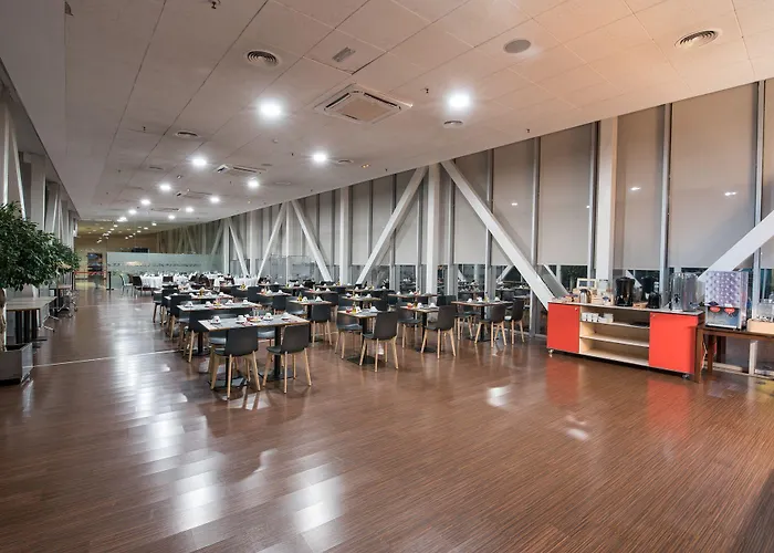 Отель Arva Abad San Antonio Леон