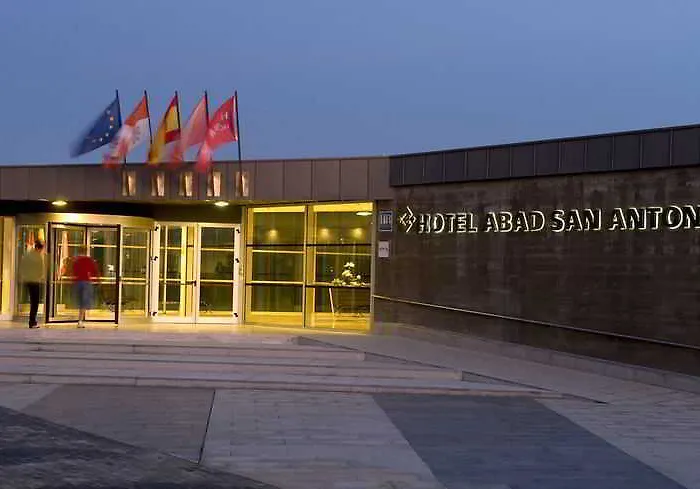 Отель Arva Abad San Antonio Леон